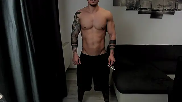 Snapshot of Richarddarell1 chatting on 09/13/25, 04:45 Richarddarell1 online show from 09/13/25, 04:45