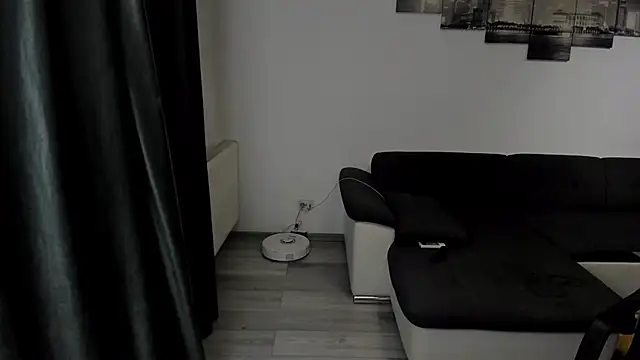 Snapshot of Richarddarell1 chatting on 10/06/25, 04:43 Richarddarell1 online show from 10/06/25, 04:43