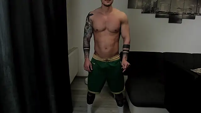 Richarddarell1 online show from 04/04/26, 06:22