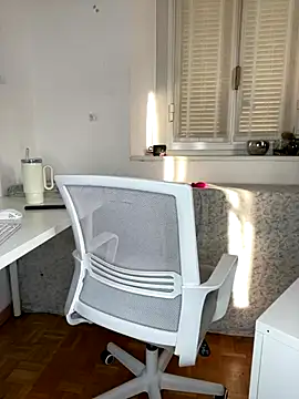 Snapshot of giuli_zerozero chatting on 10/02/25, 03:19 giuli zerozero online show from 10/02/25, 03:19