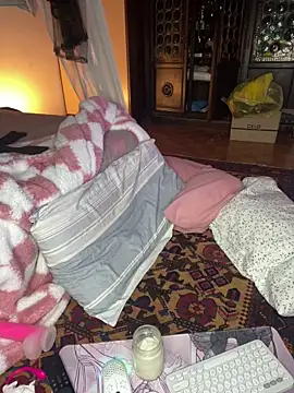 Snapshot of giuli_zerozero chatting on 10/08/25, 08:39 giuli zerozero online show from 10/08/25, 08:39