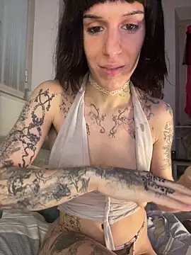 giuli zerozero online show from 03/05/26, 12:23