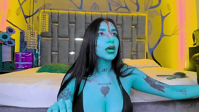 Leiaa  online show from 12/28/24, 10:25