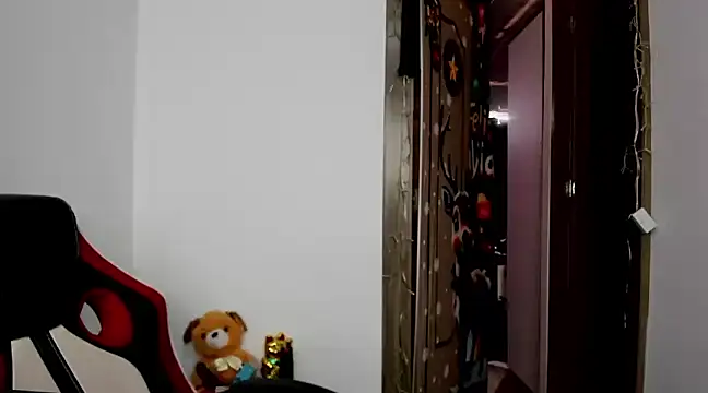 Snapshot of Sweet-Suck69 chatting on 12/28/24, 08:47 Sweet-Suck69 online show from 12/28/24, 08:47