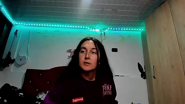 Snapshot of Sweet-Suck69 chatting on 12/31/24, 05:33 Sweet-Suck69 online show from 12/31/24, 05:33