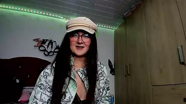 Snapshot of Sweet-Suck69 chatting on 01/01/25, 06:58 Sweet-Suck69 online show from 01/01/25, 06:58