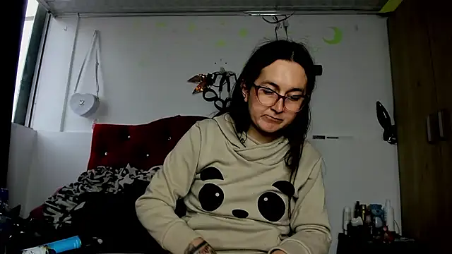 Snapshot of Sweet-Suck69 chatting on 01/05/25, 10:19 Sweet-Suck69 online show from 01/05/25, 10:19