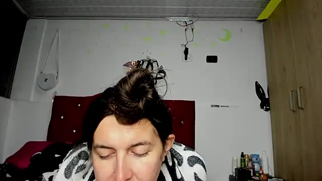 Snapshot of Sweet-Suck69 chatting on 01/06/25, 01:20 Sweet-Suck69 online show from 01/06/25, 01:20