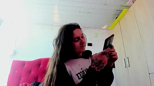 Snapshot of Sweet-Suck69 chatting on 01/20/25, 03:50 Sweet-Suck69 online show from 01/20/25, 03:50