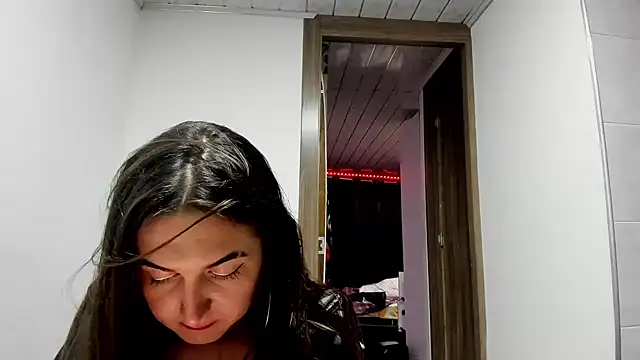 Snapshot of Sweet-Suck69 chatting on 01/24/25, 04:37 Sweet-Suck69 online show from 01/24/25, 04:37