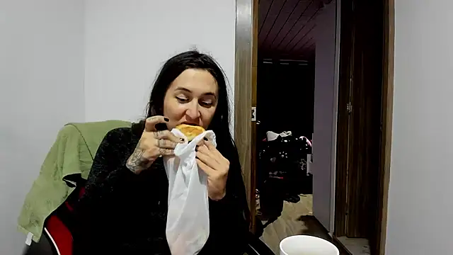 Snapshot of Sweet-Suck69 chatting on 02/18/25, 02:49 Sweet-Suck69 online show from 02/18/25, 02:49