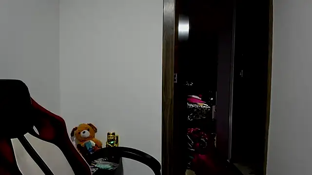 Snapshot of Sweet-Suck69 chatting on 02/19/25, 01:40 Sweet-Suck69 online show from 02/19/25, 01:40