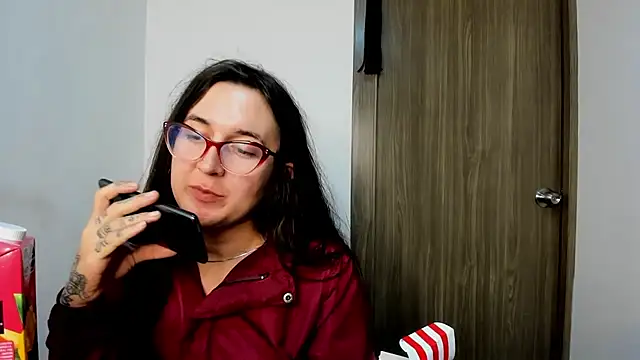 Snapshot of Sweet-Suck69 chatting on 02/24/25, 04:49 Sweet-Suck69 online show from 02/24/25, 04:49