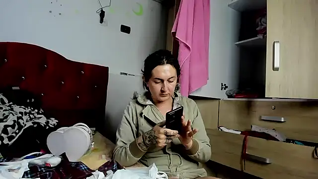 Snapshot of Sweet-Suck69 chatting on 03/17/25, 10:49 Sweet-Suck69 online show from 03/17/25, 10:49