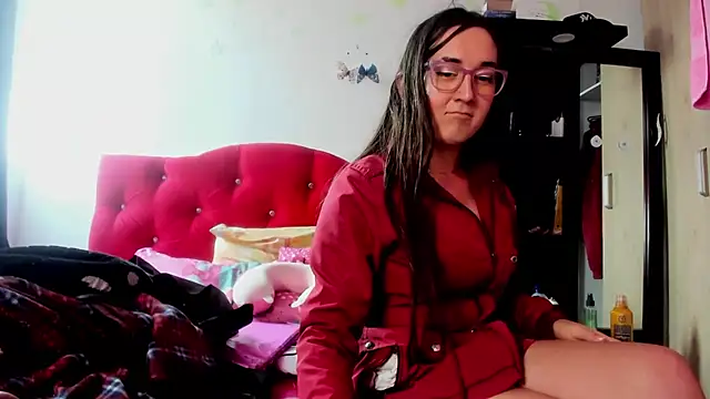 Snapshot of Sweet-Suck69 chatting on 10/15/25, 09:04 Sweet-Suck69 online show from 10/15/25, 09:04