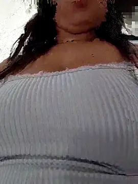 Snapshot of ArabicSilka chatting on 10/17/25, 03:58 ArabicSilka online show from 10/17/25, 03:58