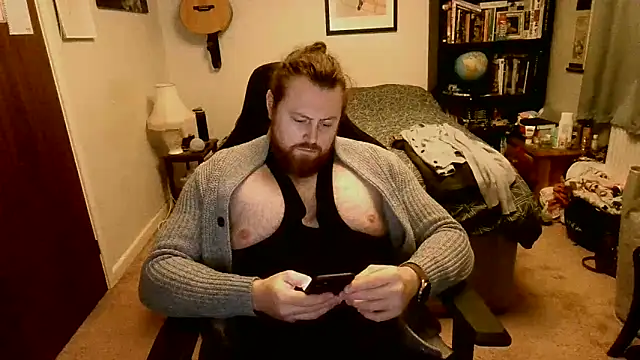 Hairy Guy30 online show from 09/12/25, 07:47