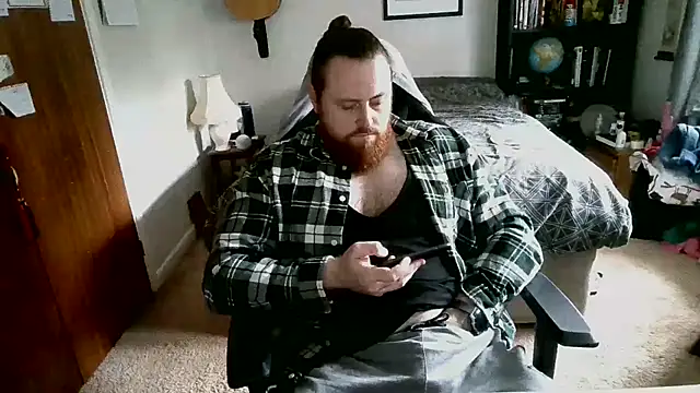 Snapshot of Hairy_Guy30 chatting on 11/10/25, 01:43 Hairy Guy30 online show from 11/10/25, 01:43