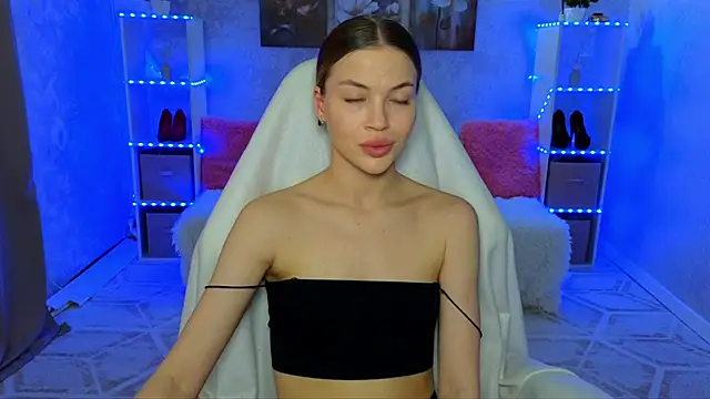 EmmyMills online show from 02/08/26, 09:34