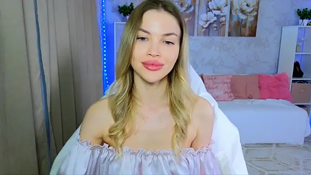 EmmyMills online show from 03/25/26, 09:32