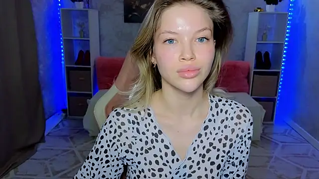 EmmyMills online show from 04/05/26, 08:39