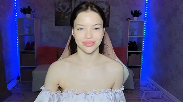 Snapshot of EmmyMills chatting on 05/03/26, 10:05 EmmyMills online show from 05/03/26, 10:05