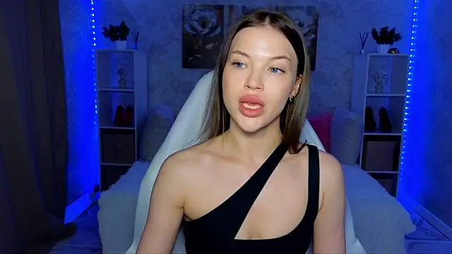 Snapshot of EmmyMills chatting on 06/01/26, 08:32 EmmyMills online show from 06/01/26, 08:32