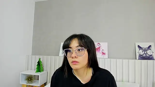 Snapshot of naughtylesbians__ chatting on 12/29/24, 10:36 naughtylesbians   online show from 12/29/24, 10:36