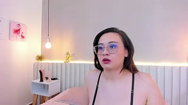 Snapshot of naughtylesbians__ chatting on 03/06/25, 03:13 naughtylesbians   online show from 03/06/25, 03:13