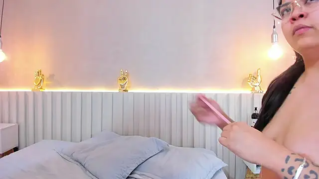 Snapshot of naughtylesbians__ chatting on 03/07/25, 06:24 naughtylesbians   online show from 03/07/25, 06:24