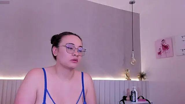 Snapshot of naughtylesbians__ chatting on 10/20/25, 02:34 naughtylesbians   online show from 10/20/25, 02:34