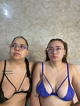 Snapshot of naughtylesbians__ chatting on 04/06/26, 01:47 naughtylesbians online show from 04/06/26, 01:47
