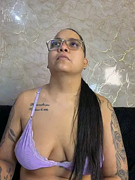 Snapshot of naughtylesbians__ chatting on 04/14/26, 01:44 naughtylesbians online show from 04/14/26, 01:44