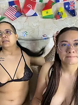 Snapshot of naughtylesbians__ chatting on 06/18/26, 01:39 naughtylesbians online show from 06/18/26, 01:39