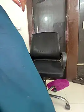 Snapshot of Cute-Russian chatting on 02/09/25, 04:14 Cute-Russian online show from 02/09/25, 04:14