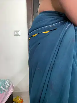 Snapshot of Cute-Russian chatting on 02/12/25, 10:35 Cute-Russian online show from 02/12/25, 10:35