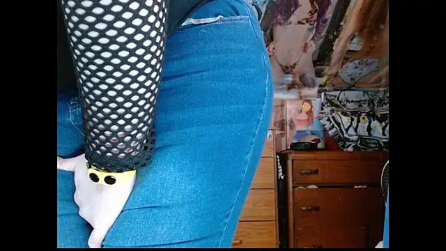 Snapshot of cosmicjones chatting on 02/15/26, 12:03 cosmicjones online show from 02/15/26, 12:03