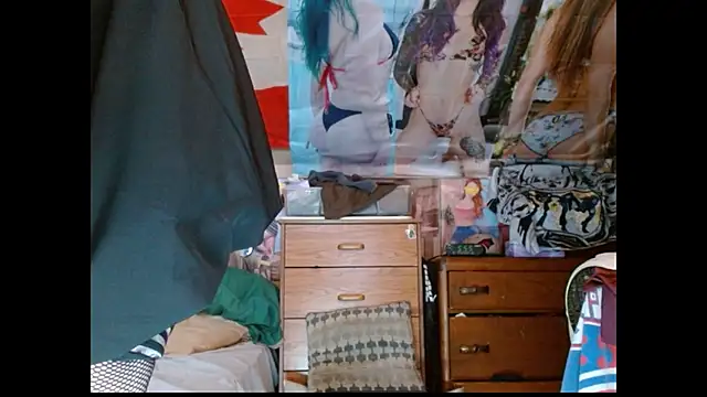 Snapshot of cosmicjones chatting on 02/18/26, 10:55 cosmicjones online show from 02/18/26, 10:55