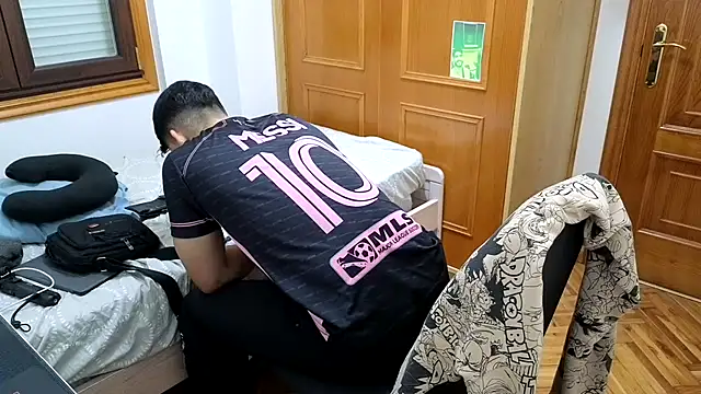 Snapshot of Jackyrose chatting on 02/18/25, 03:21 Jackyrose online show from 02/18/25, 03:21