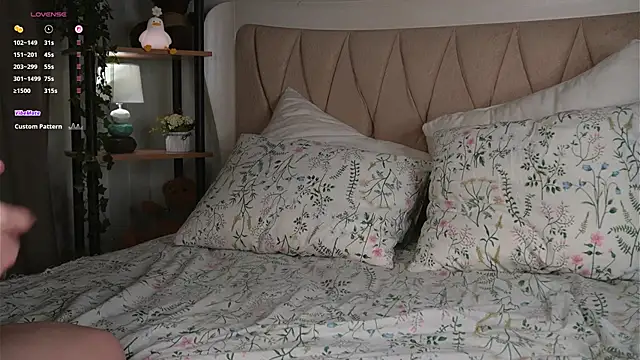 LillianLester online show from 03/20/25, 04:18