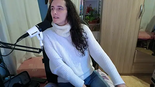 Snapshot of MemiKouki chatting on 11/24/25, 05:01 MemiKouki online show from 11/24/25, 05:01