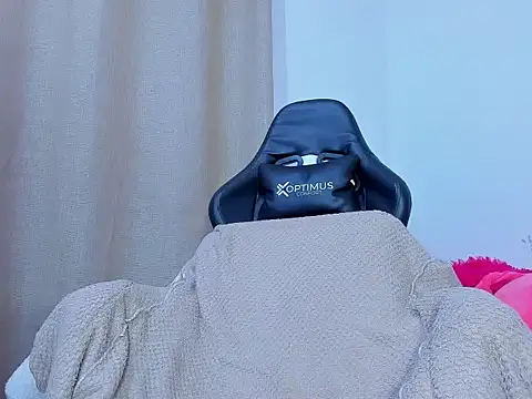 Miaa love6969 online show from 01/12/25, 07:00