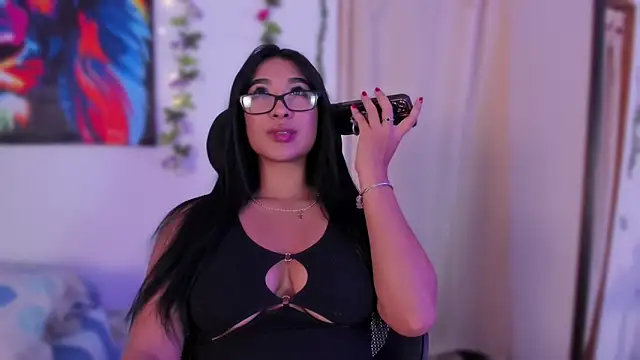 BellaHarllow online show from 12/06/24, 01:40