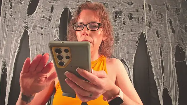 SaraDesirexo online show from 10/28/25, 12:19