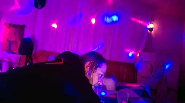 Snapshot of Mic_Oxinner chatting on 01/18/25, 10:17 Mic Oxinner online show from 01/18/25, 10:17