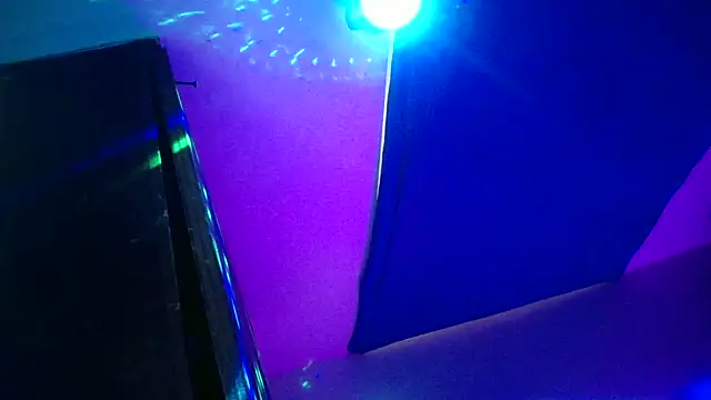 Snapshot of Mic_Oxinner chatting on 01/27/25, 11:54 Mic Oxinner online show from 01/27/25, 11:54