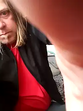 Snapshot of Mic_Oxinner chatting on 02/04/25, 09:20 Mic Oxinner online show from 02/04/25, 09:20