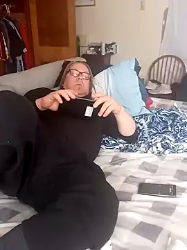 Snapshot of Mic_Oxinner chatting on 02/14/25, 05:46 Mic Oxinner online show from 02/14/25, 05:46