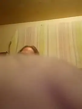 Snapshot of Mic_Oxinner chatting on 03/09/25, 04:38 Mic Oxinner online show from 03/09/25, 04:38