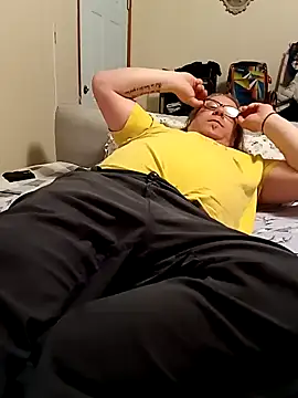 Snapshot of Mic_Oxinner chatting on 03/13/25, 10:47 Mic Oxinner online show from 03/13/25, 10:47